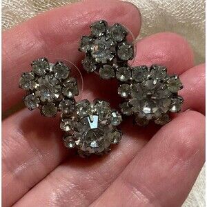 Pretty Clear Rhinestone Vintage Pierced Earrings with Silver Tone